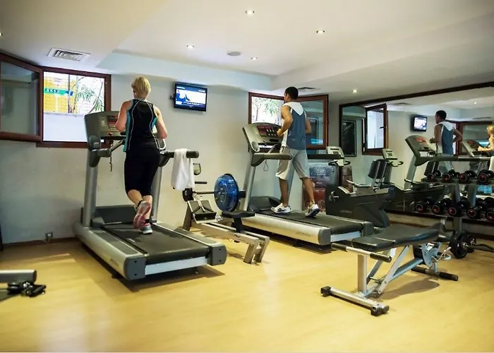 帕萨贝酒店 马尔马里斯